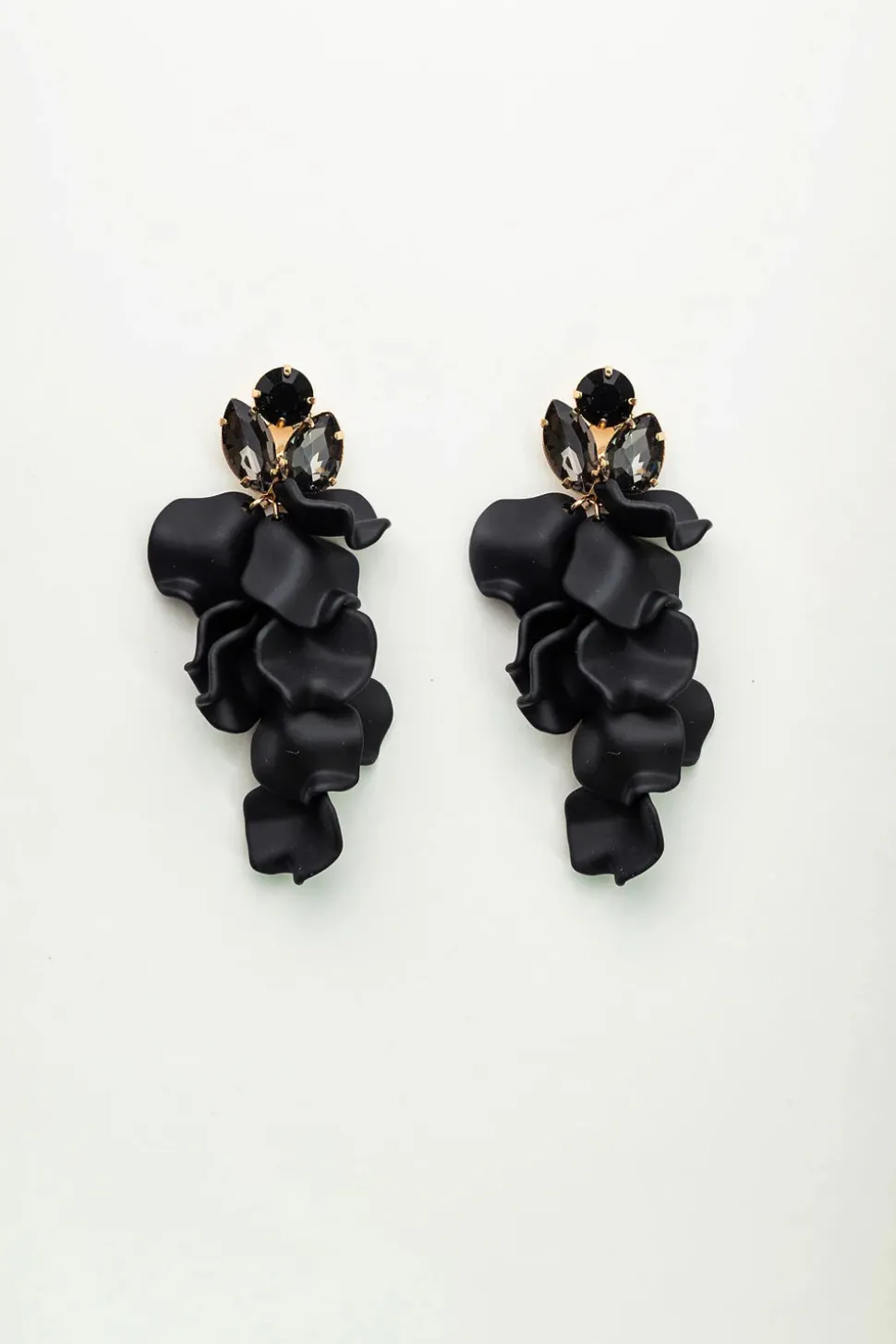 Bow 19 korvakorut, LEAF STONE EARRINGS Musta