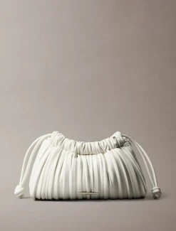 Calvin Klein Accessories naisten laukku, DRWSTRNG PLSS BAG Luonnonvalkoinen