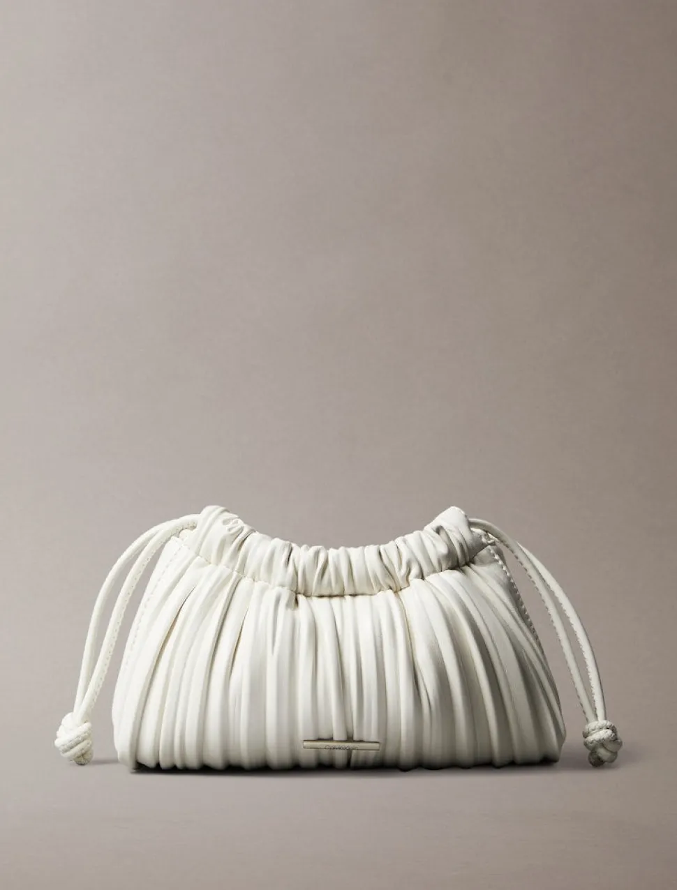 Calvin Klein Accessories naisten laukku, DRWSTRNG PLSS BAG Luonnonvalkoinen
