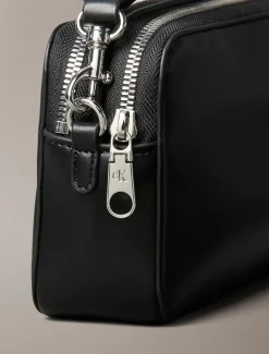 Calvin Klein Accessories naisten laukku Webbing Double Strap Camera Bag, musta