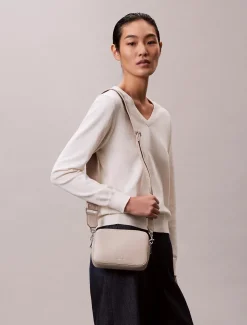 Calvin Klein Accessories naisten laukku Webbing Double Strap Camera Bag, vaalea beige