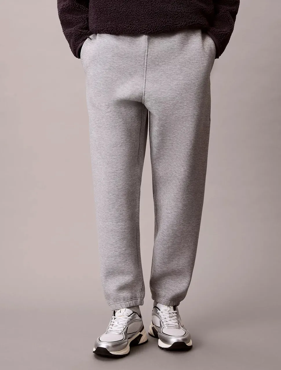 Calvin Klein Jeans miesten collegehousut Cotton Spacer Jogger, vaaleanharmaa