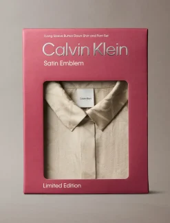 Calvin Klein naisten pyjamasetti K-SATIN AOP SET, vaalea beige