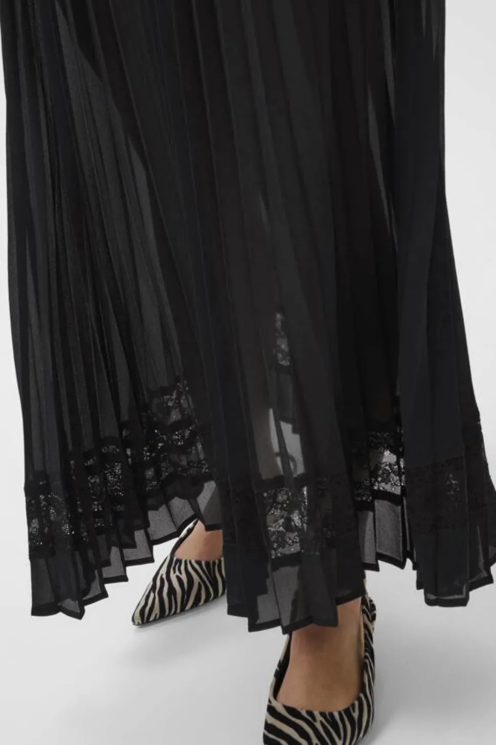 Culture naisten hame CUSIGGY BETTY LACE SKIRT, musta