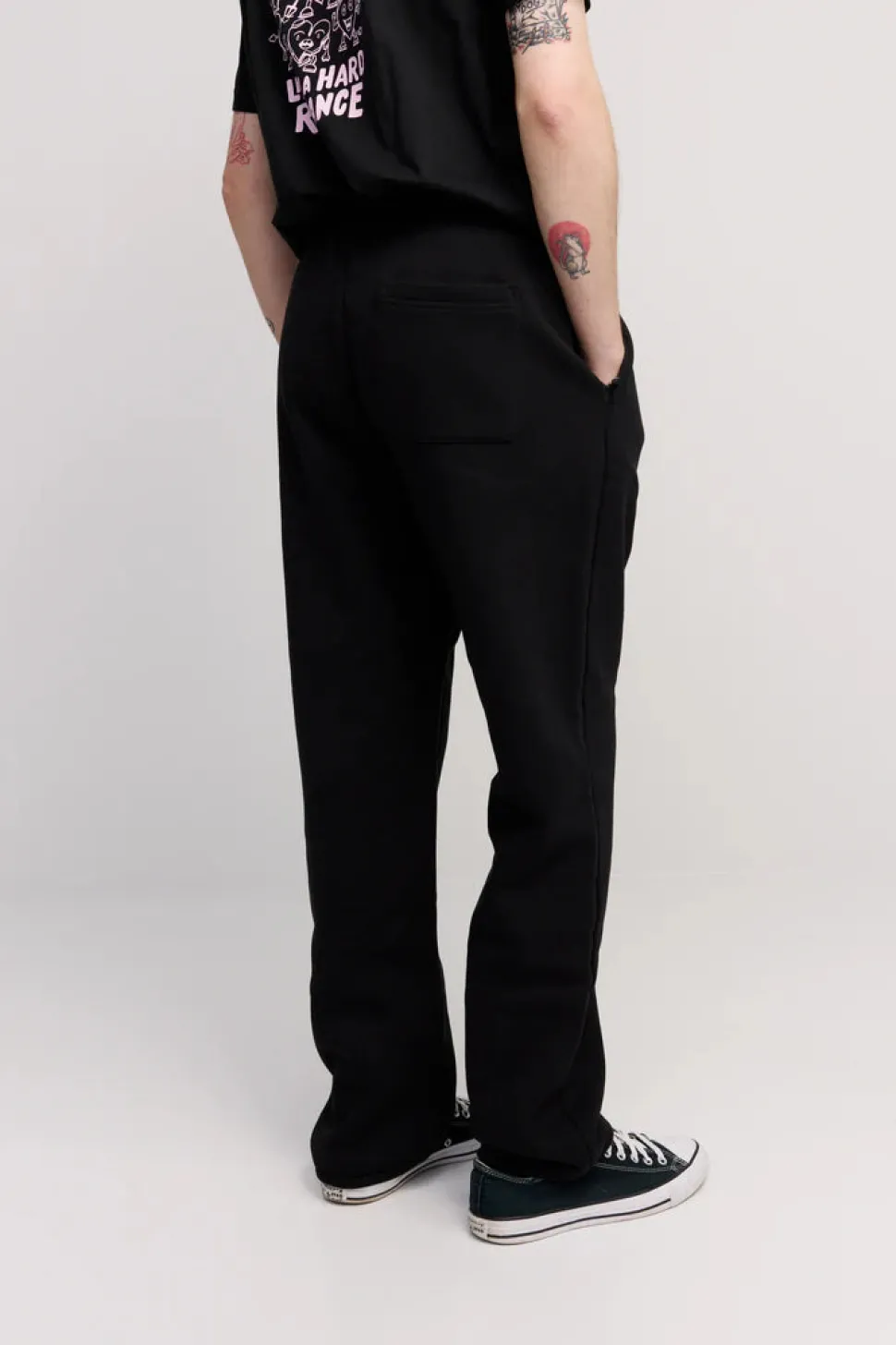 Makia miesten collegehousut Cove ZIP POCKET, musta