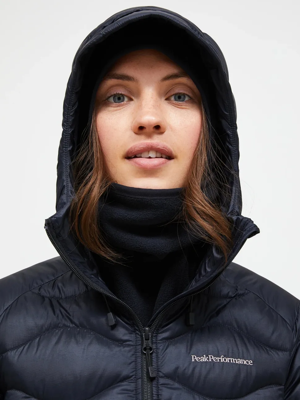 Peak Performance naisten takki HELIUM DOWN PARKA, musta
