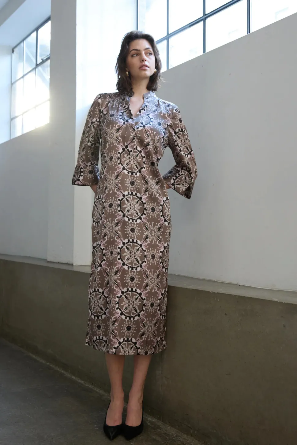 Philosophy Blues Original naisten mekko, SILKY SIMBIA DRESS Ruskea Kuosi