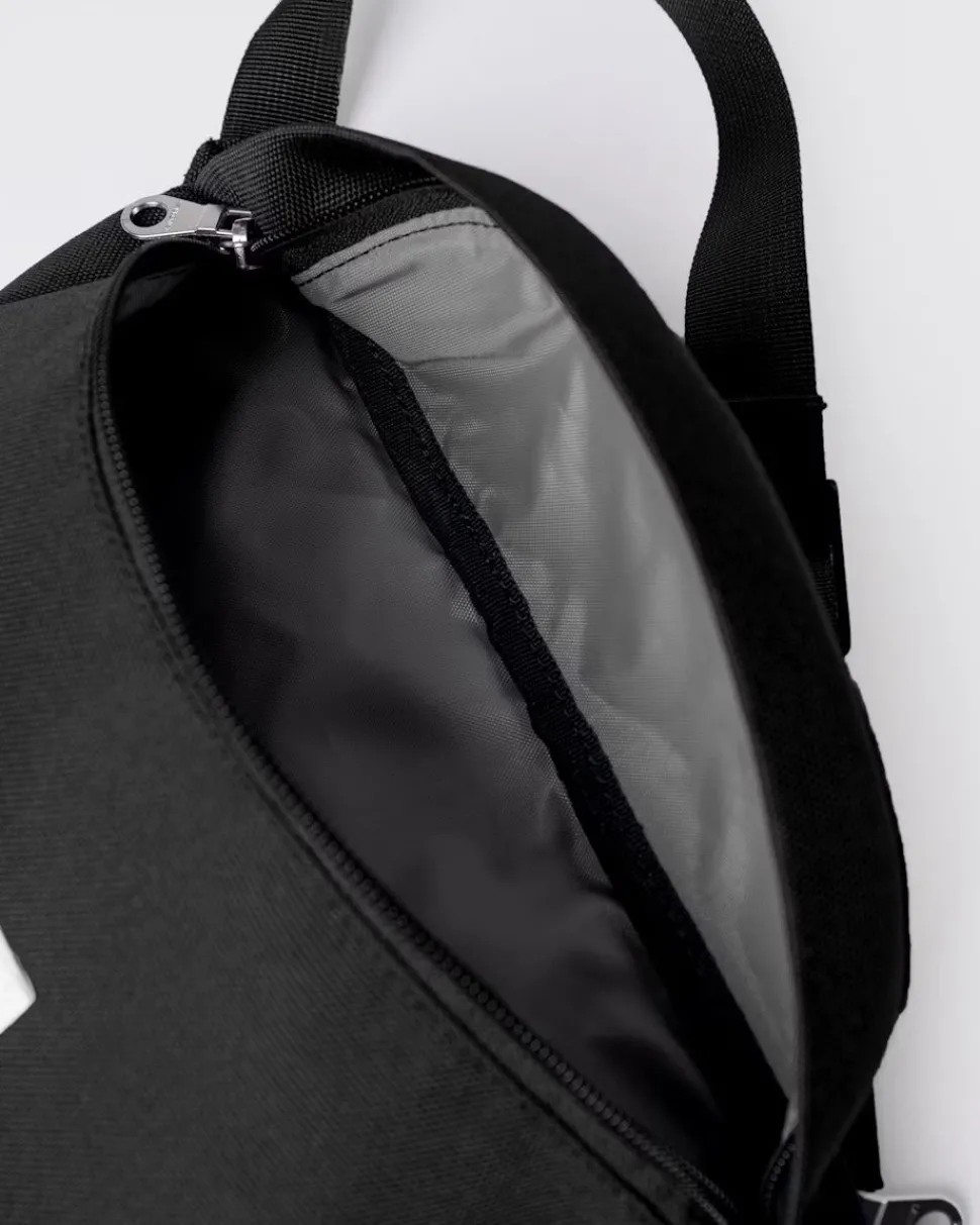 Sandqvist laukku, GROUND CROSSBODY BAG Musta