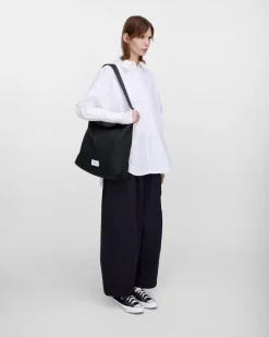 Sandqvist laukku, GROUND SHOPPER BAG Musta