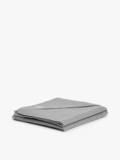 Tommy Hilfiger naisten huivi TOMMY SCRIPT CASH TRIANGLE SCARF, vaaleanharmaa