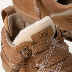 UGG naisten kengät, W LOWMEL Kaakaonruskea