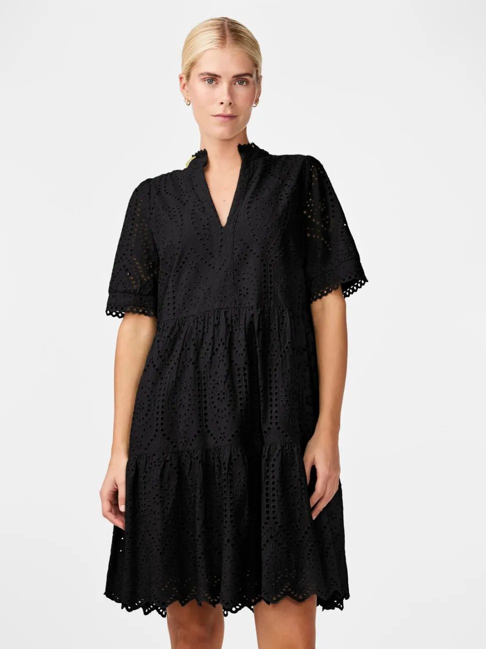 Y.A.S Naisten Minimekko YASHOLI SS DRESS Musta