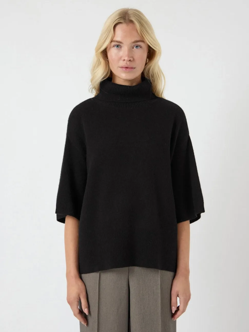 Y.A.S naisten neulepusero, YASEMILA 2/4 WOOL KNIT PULLOVER S. NOOS Black